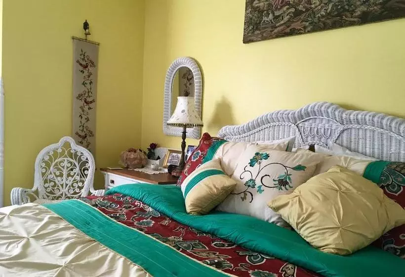 Berkeley House Bed & Breakfast