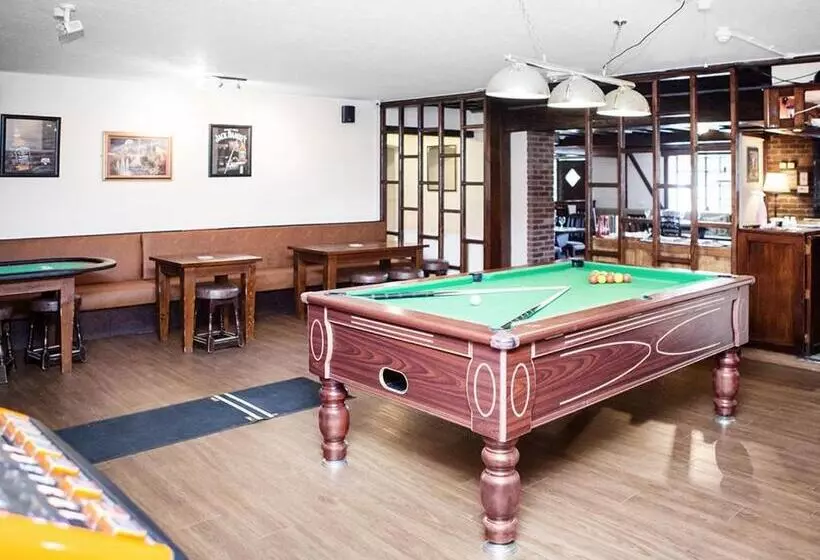 簡易ホテル The Crewe Arms