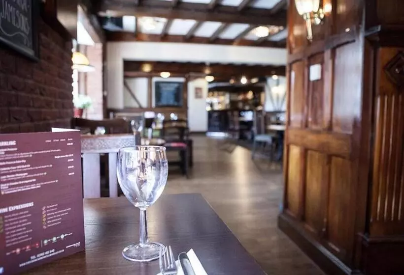 簡易ホテル The Crewe Arms