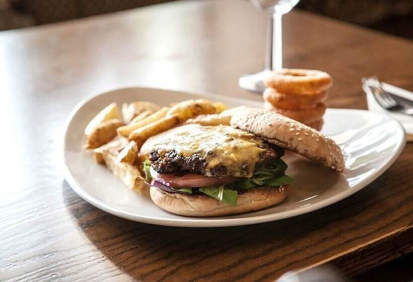 פונדק The Crewe Arms