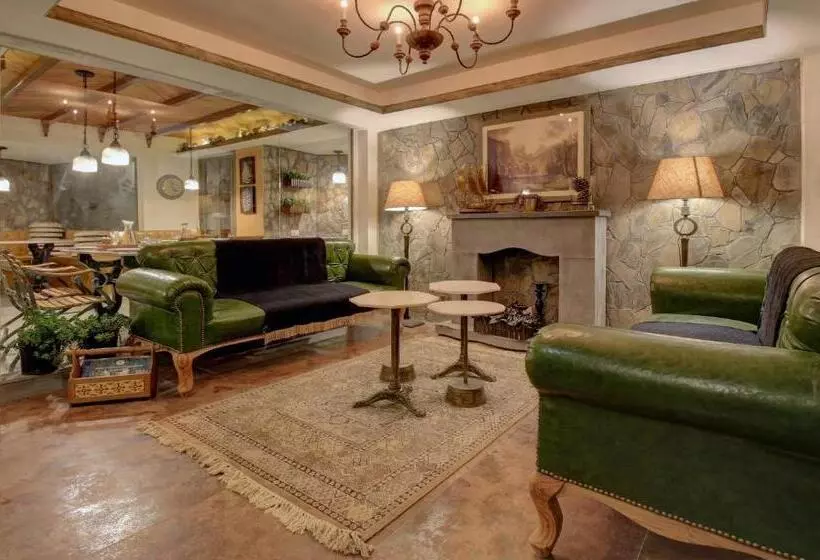 Hotelli Lakeside Inn Nainital