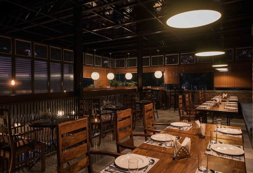 هتل Olive Golflinks  By Embassy Group