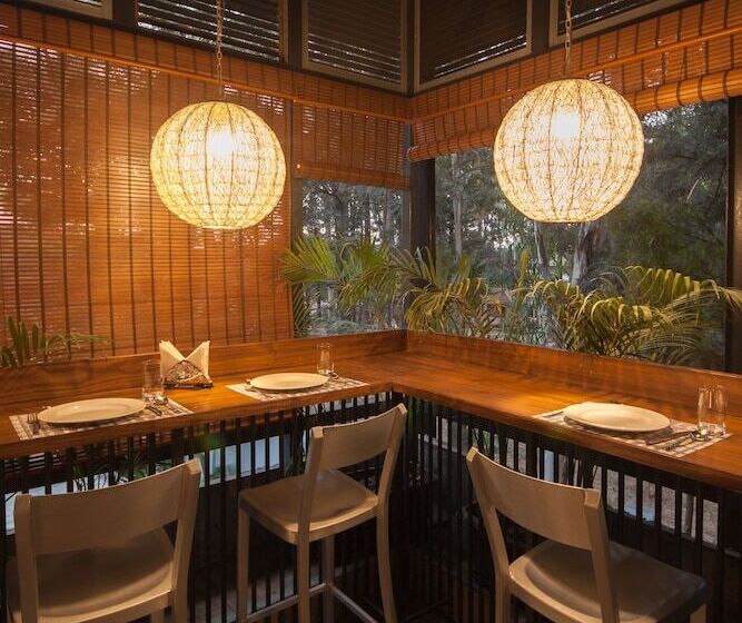 هتل Olive Golflinks  By Embassy Group