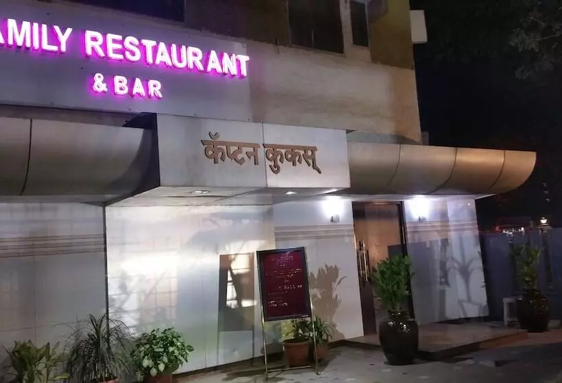 ホテル Panchratna Panvel
