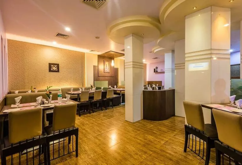 ホテル Panchratna Panvel
