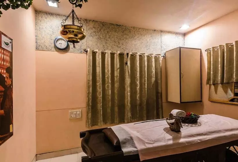 ホテル Panchratna Panvel