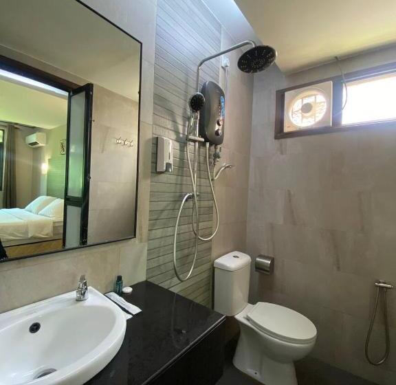 Отель Pandan Laut Beach Resort