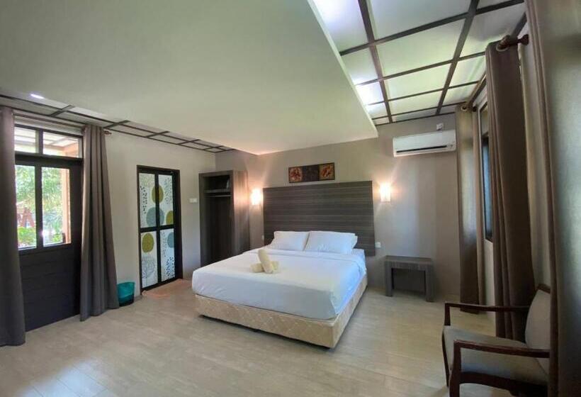 Отель Pandan Laut Beach Resort