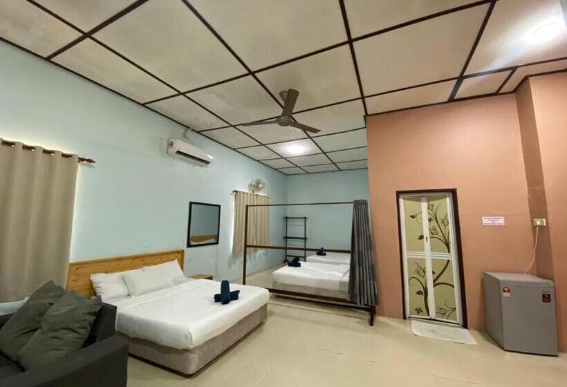 Отель Pandan Laut Beach Resort