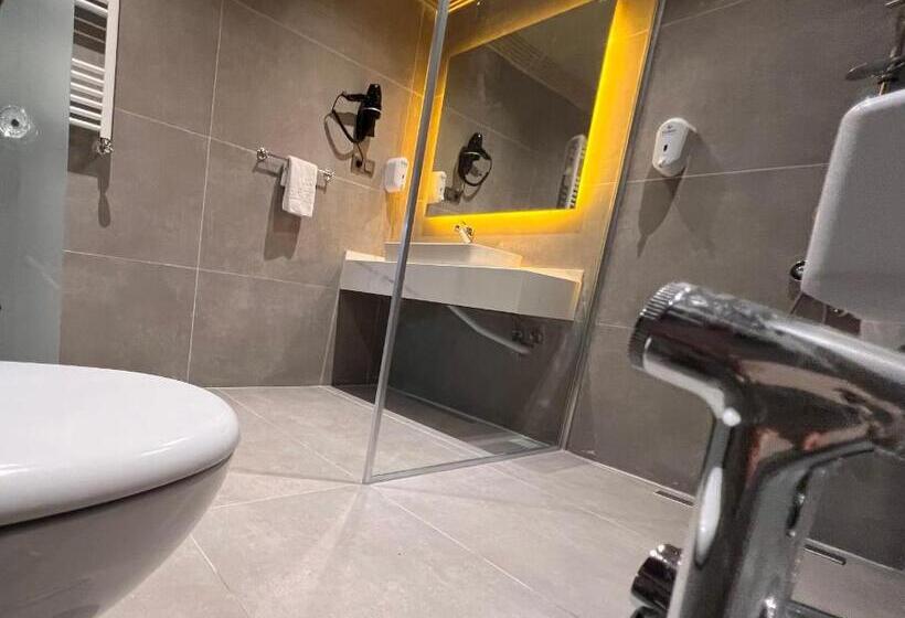 هتل Real King Suite