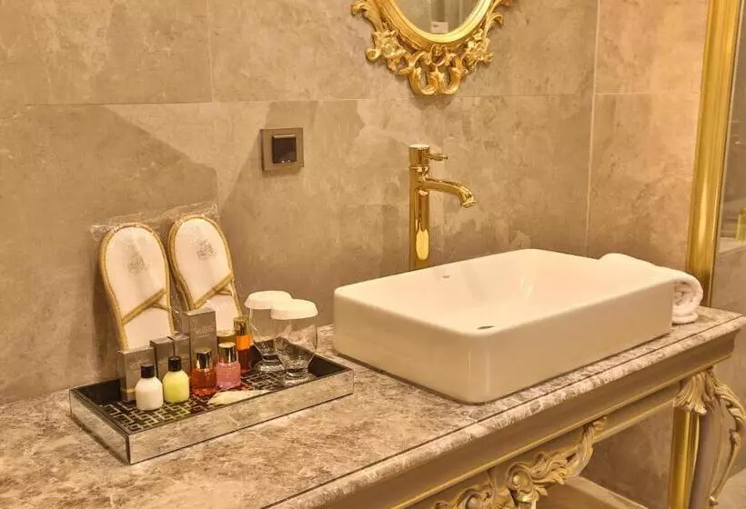 ホテル Real King Suite