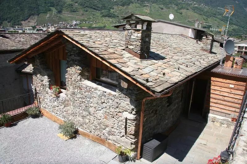 Ostello Del Castello Tirano