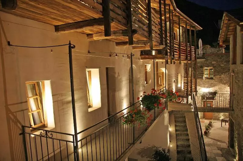 Ostello Del Castello Tirano
