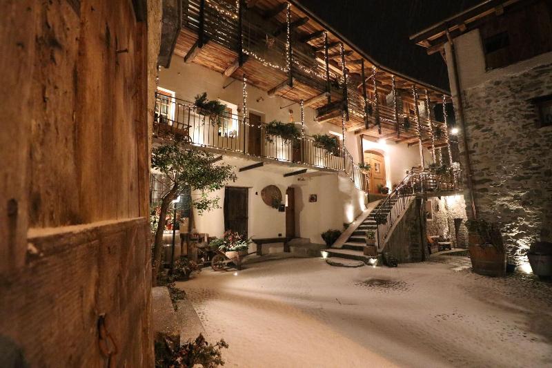 Ostello Del Castello Tirano