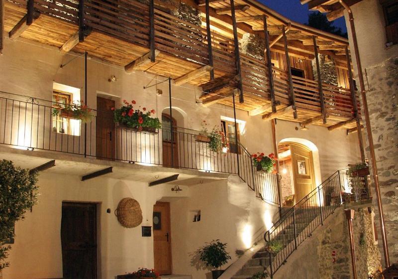 Ostello Del Castello Tirano