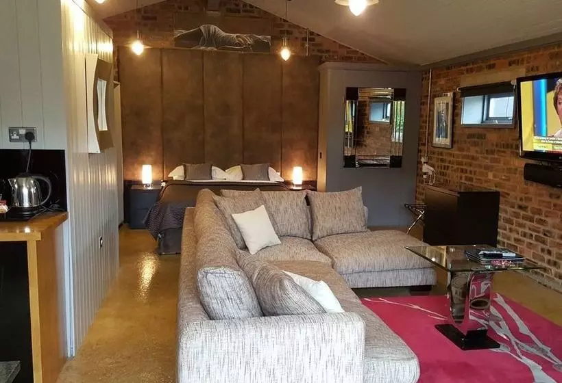 ペンション Hot Tub Hideaway