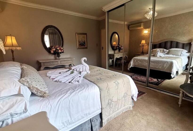 Pension Royal Ridge Guest House