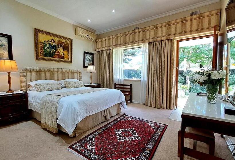 Pension Royal Ridge Guest House