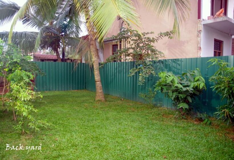 펜션 The Hermitage Negombo