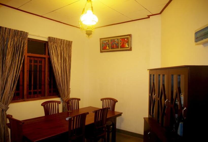 펜션 The Hermitage Negombo