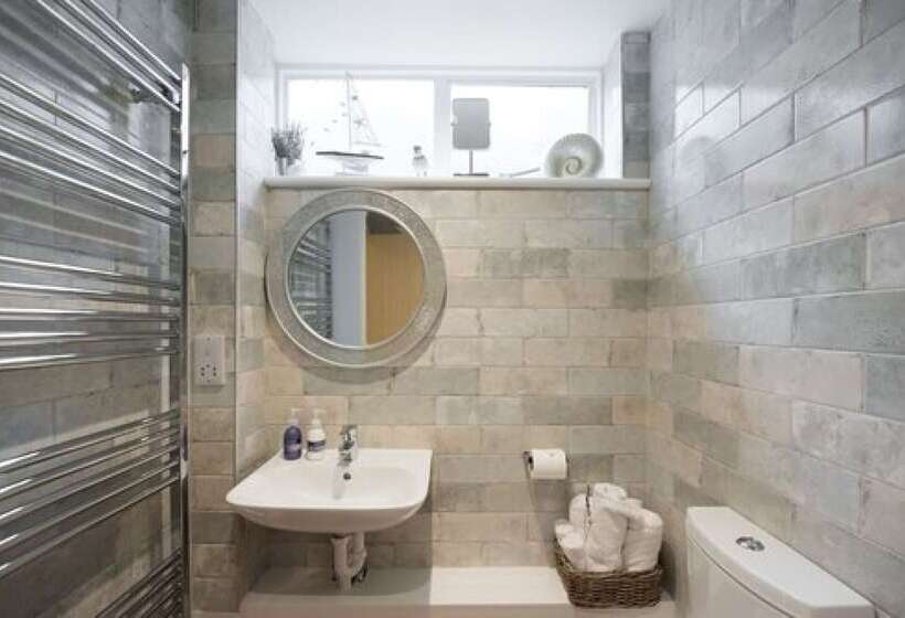 بنسيون The Lodge At Broadway