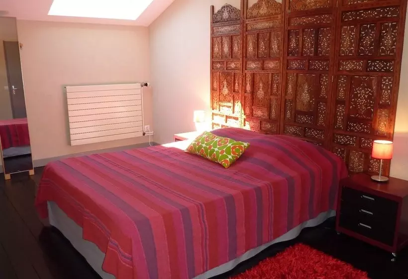 Aamiaismajoitus (B&B) Chambres D Hôtes De La Gondromière