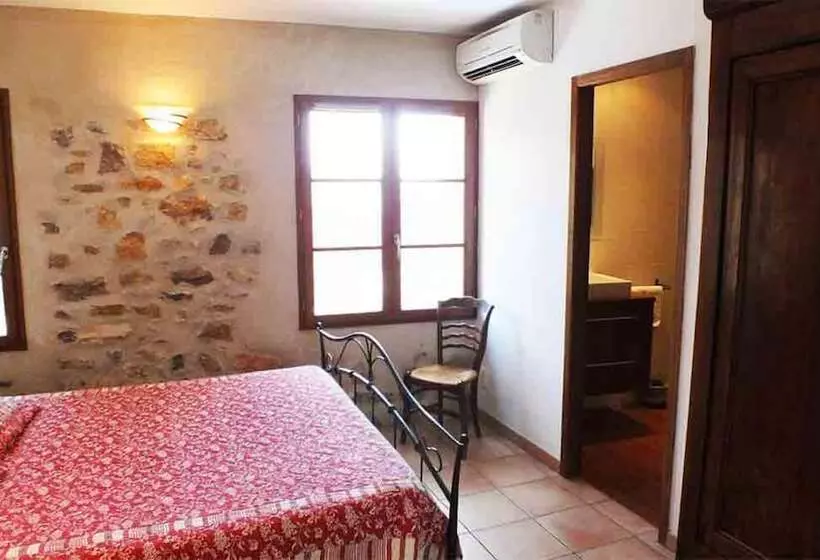 تختخواب و صبحانه écurie De Cucugnan