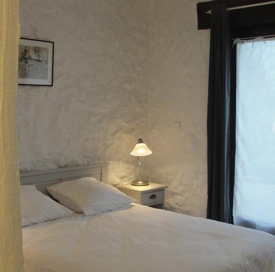 ベッドアンドブレックファースト Le Mas De La Chérine