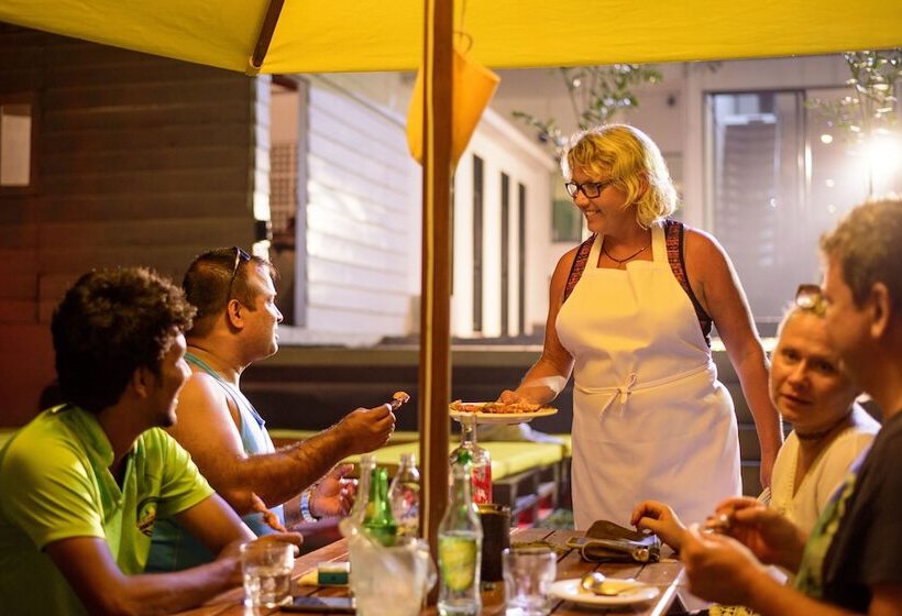 Escapade By Lvb   Hostel