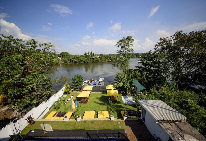 Escapade By Lvb   Hostel