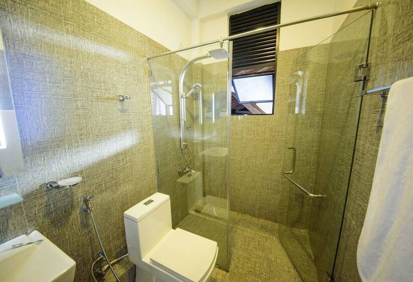 Escapade By Lvb   Hostel