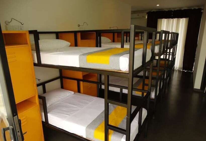 Escapade By Lvb   Hostel