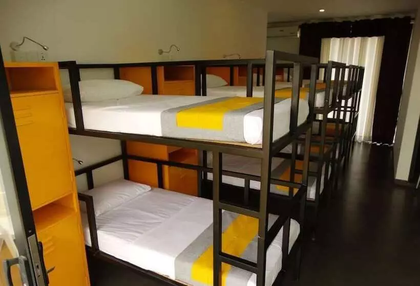 Escapade By Lvb   Hostel