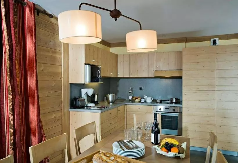 هتل Chalet Montana Airelles