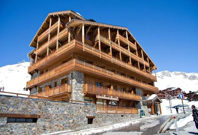 هتل Chalet Montana Airelles
