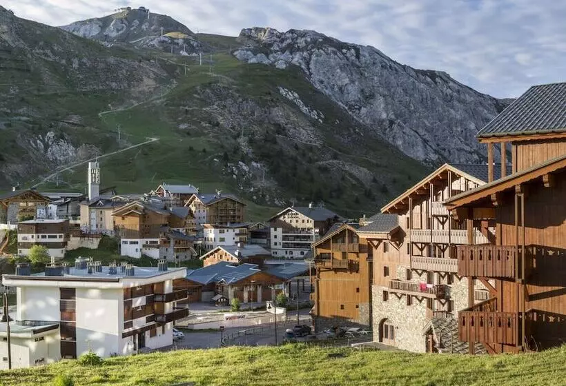 هتل Chalet Montana Airelles