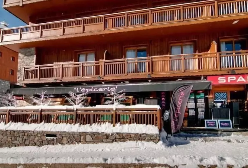 هتل Chalet Montana Airelles