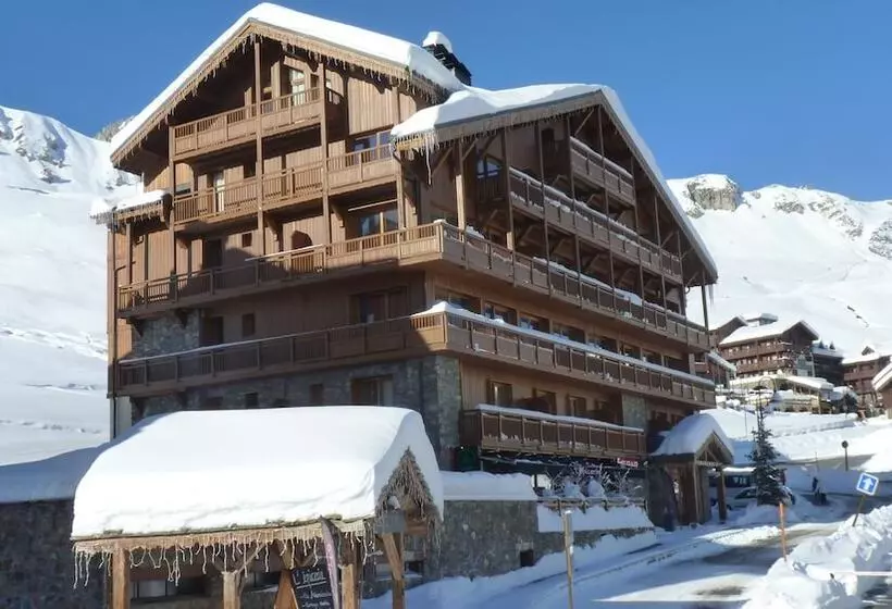 هتل Chalet Montana Airelles
