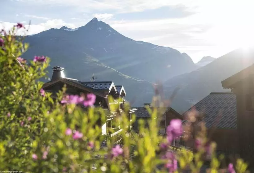 هتل Chalet Montana Airelles