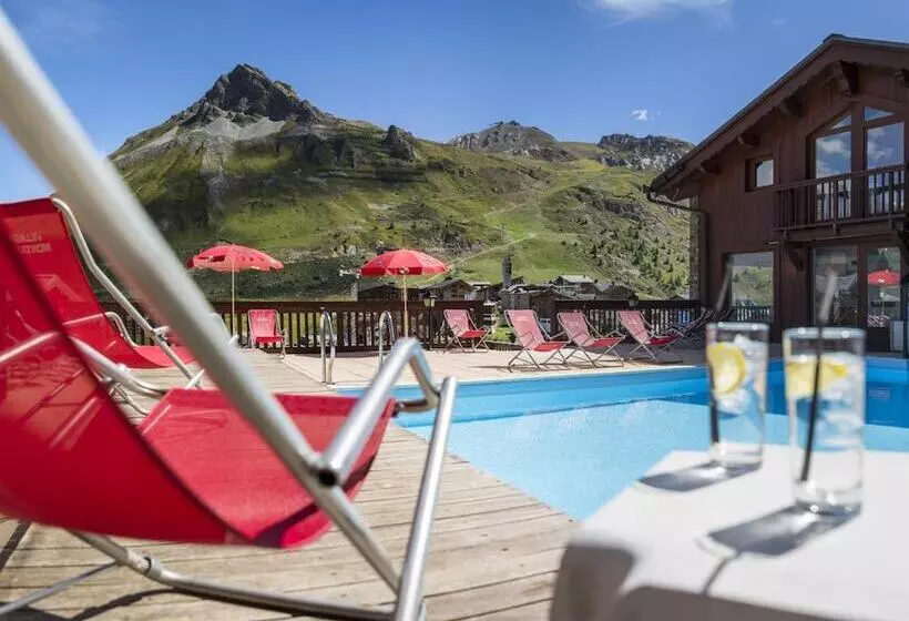 هتل Chalet Montana Airelles