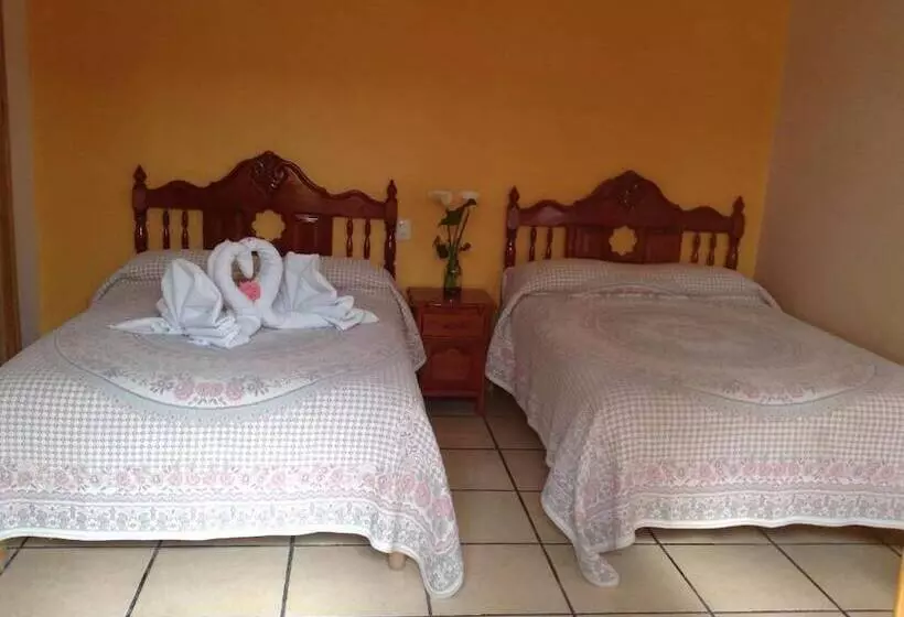 ホテル Posada Camelinas