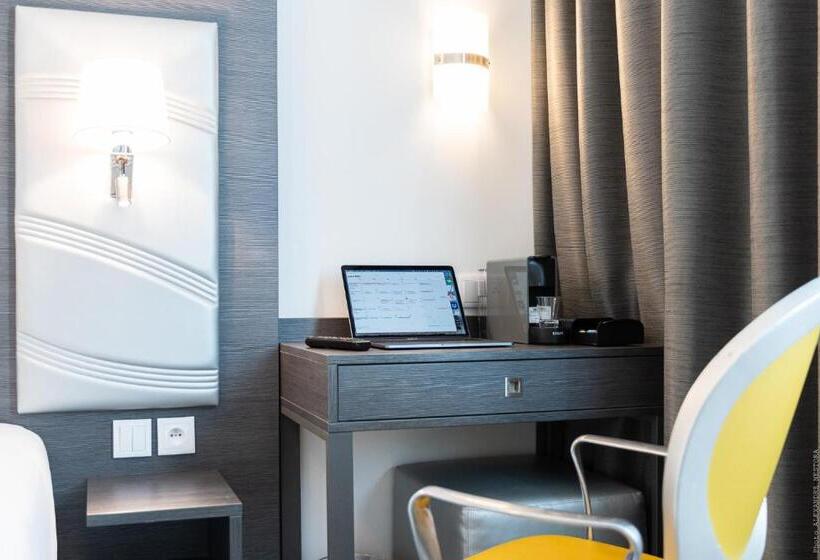 هتل Versailles Chantiers