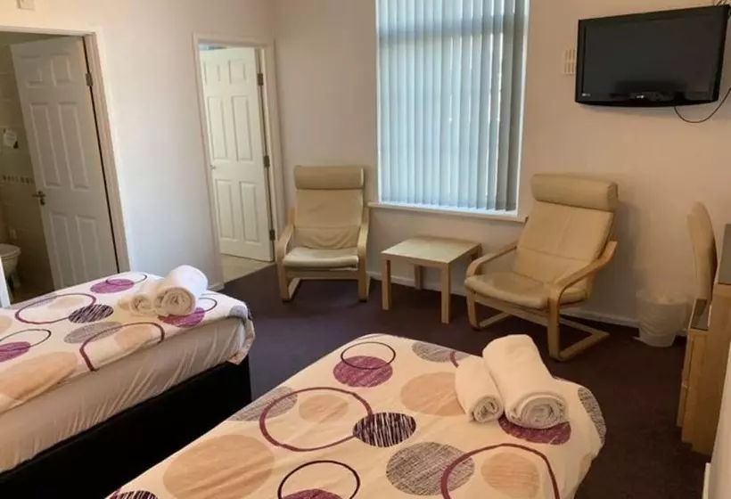 پانسیون Austins Self Service Guest House