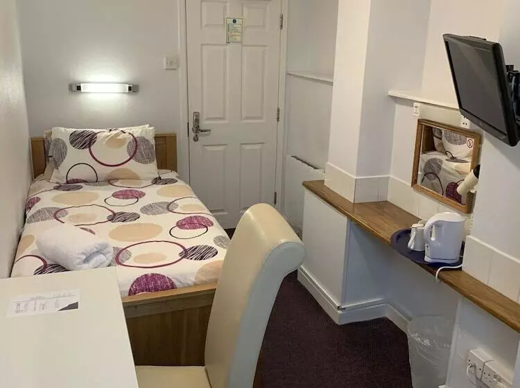پانسیون Austins Self Service Guest House