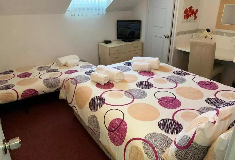 پانسیون Austins Self Service Guest House