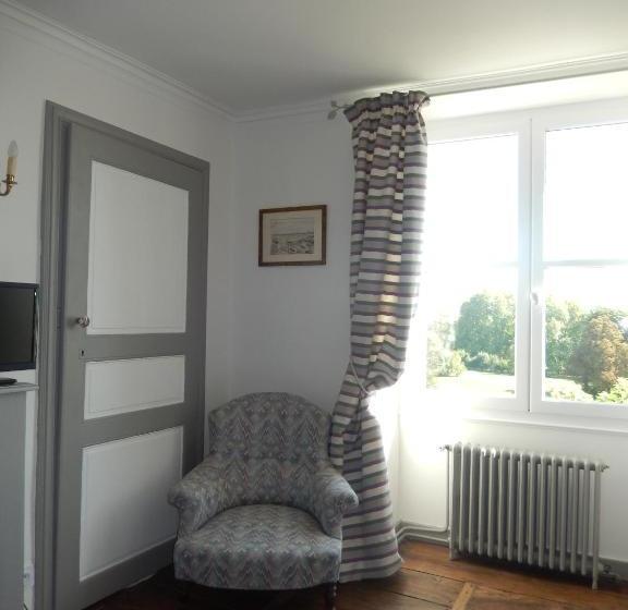 צימר Domaine De Puyrousse