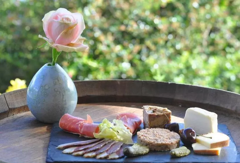 Aamiaismajoitus (B&B) Le Lion D Or En Perigord
