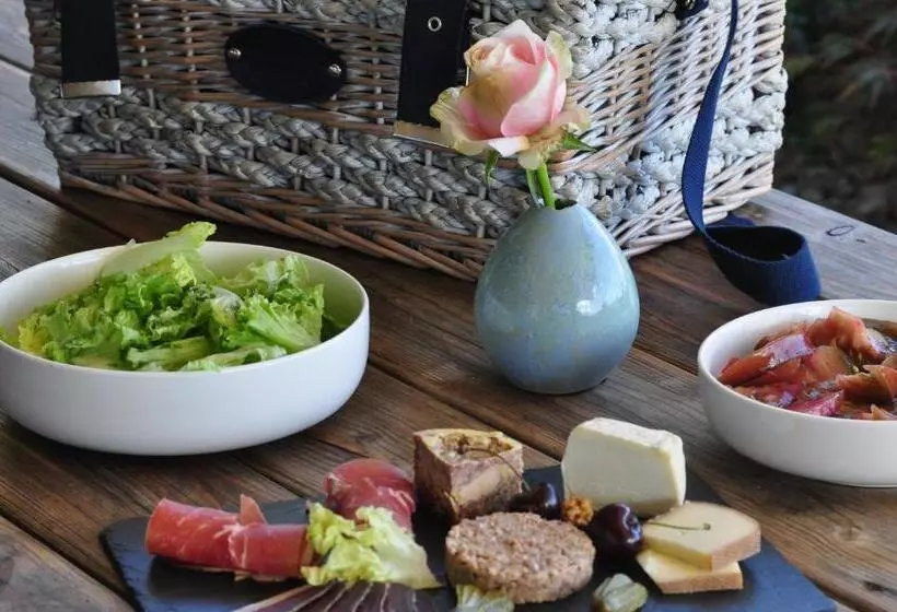 Aamiaismajoitus (B&B) Le Lion D Or En Perigord