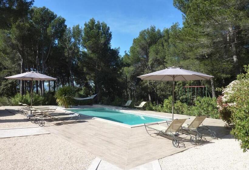 住宿加早餐  Les Mazets Du Luberon