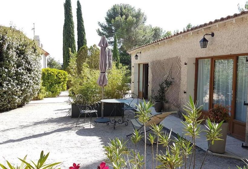 住宿加早餐  Les Mazets Du Luberon